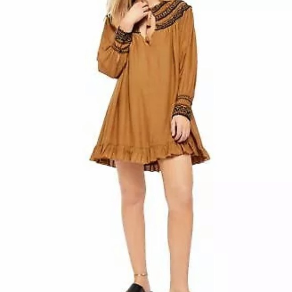 Free People Dresses & Skirts - FREE PEOPLE Long Sleeve Keyhole Trapeze Dress